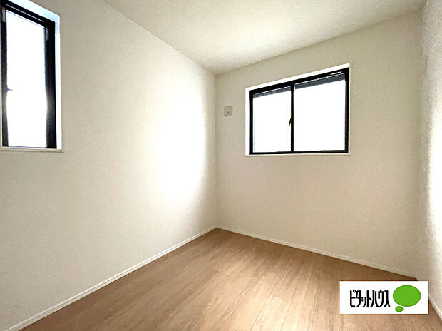 明るい洋室です