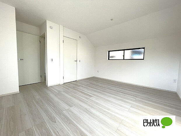 明るい洋室です