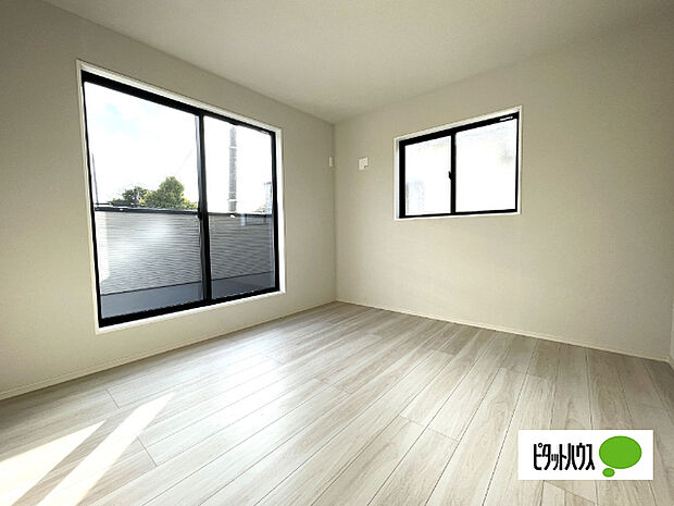 明るい洋室です