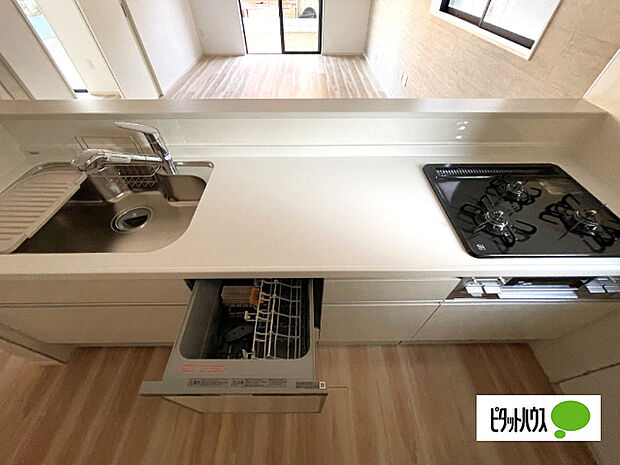 人気の食洗器付き対面キッチンです