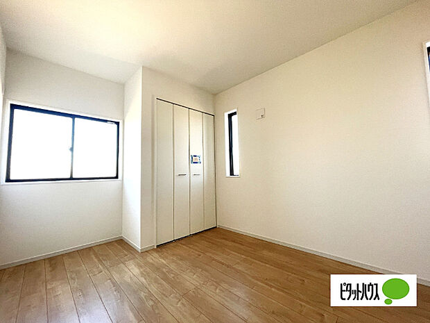 明るい洋室です