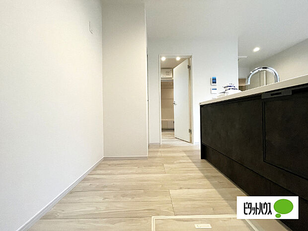 人気の食洗器付き対面キッチンです