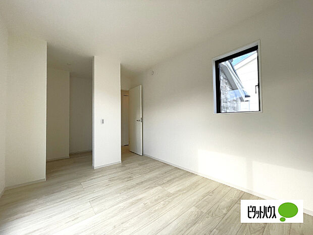 明るい洋室です