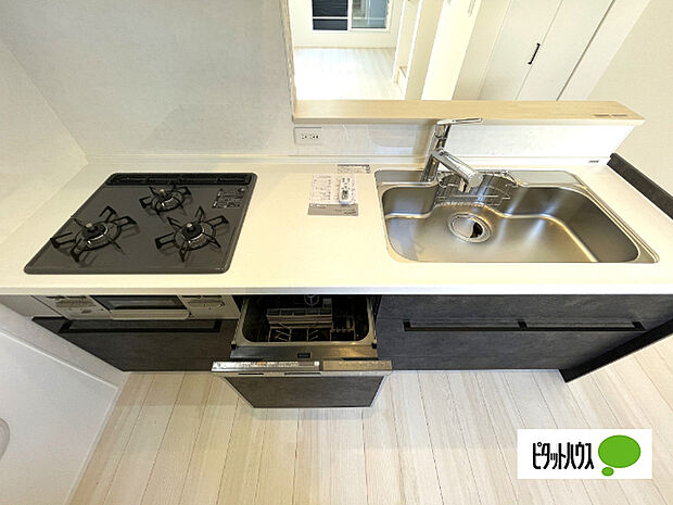 人気の食洗器付き対面キッチンです