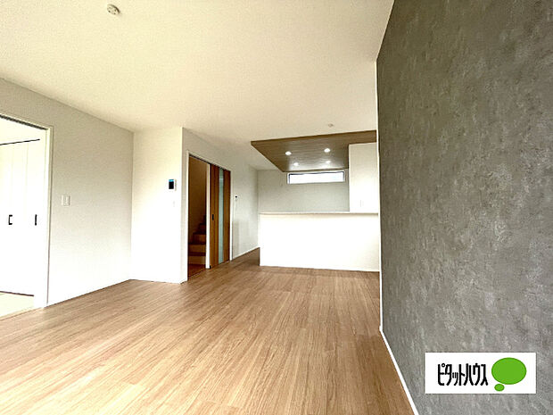 明るく開放的なリビングです