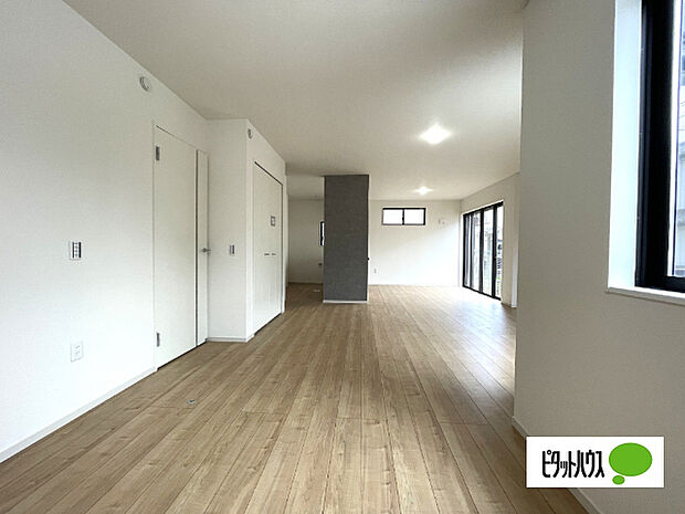 明るく開放的なリビングです