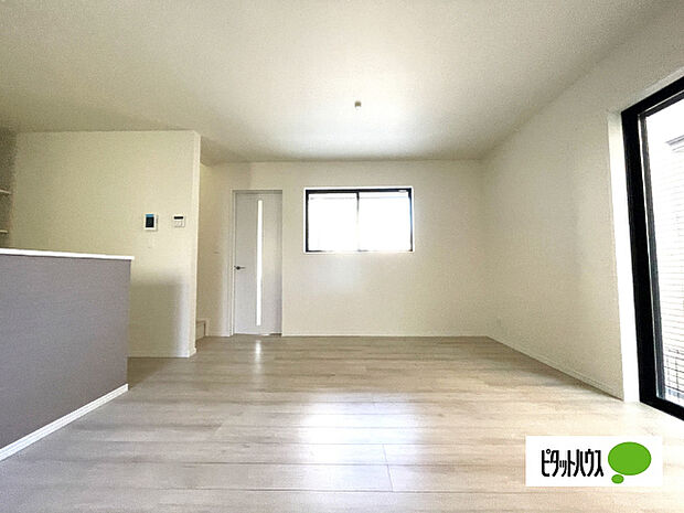 明るく開放的なリビングです