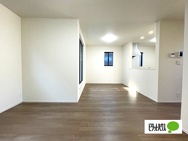 明るく開放的なリビングです