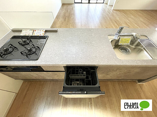 人気の食洗器付きシステムキッチンです