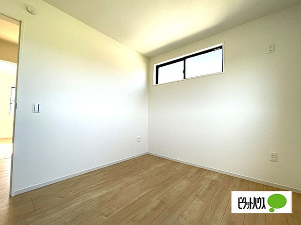 明るい洋室です