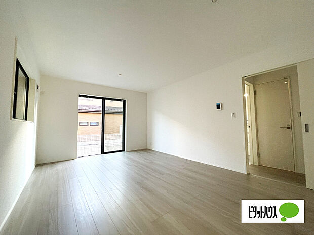 明るく開放的なリビングです