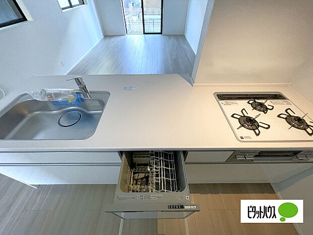 人気の食洗器付き対面キッチンです