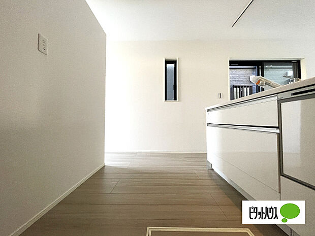 人気の食洗器付き対面キッチンです