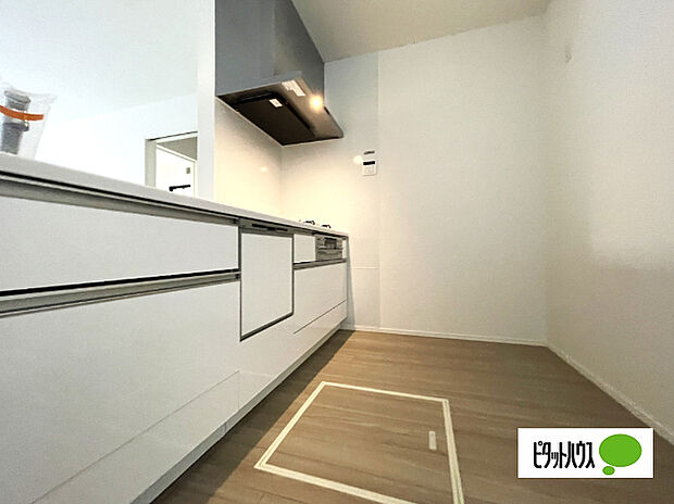 人気の食洗器付き対面キッチンです