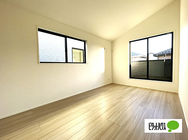 明るい洋室です