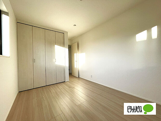 明るい洋室です