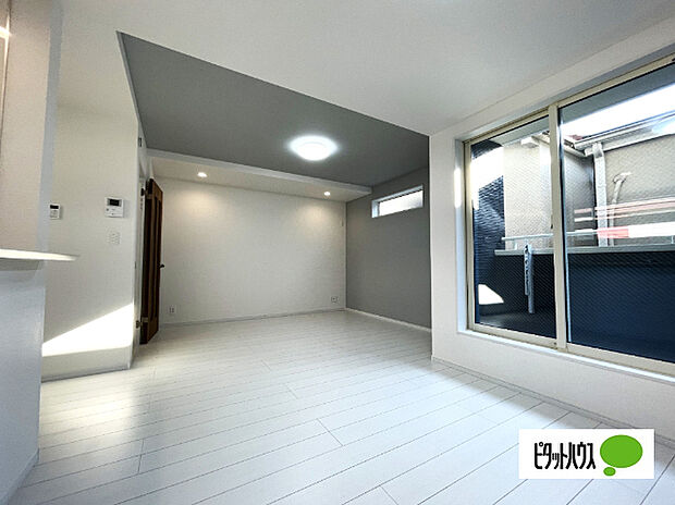 明るく開放的なリビングです