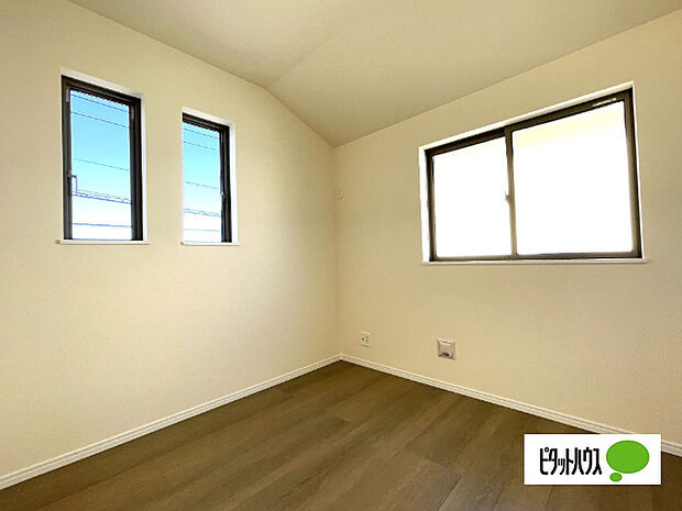 明るい洋室です