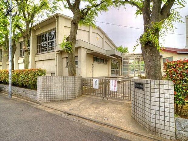 小学校「江戸川区立小岩小学校まで400m」