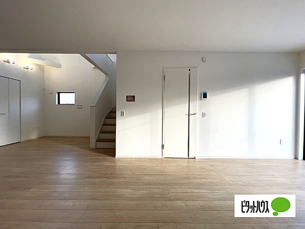 明るく開放的なリビングです