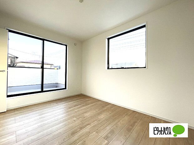 明るい洋室です