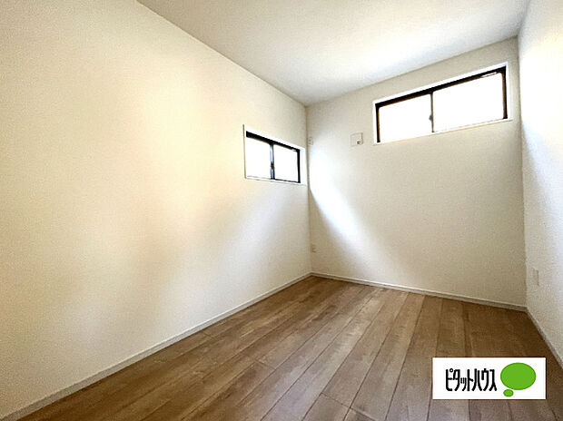 明るい洋室です