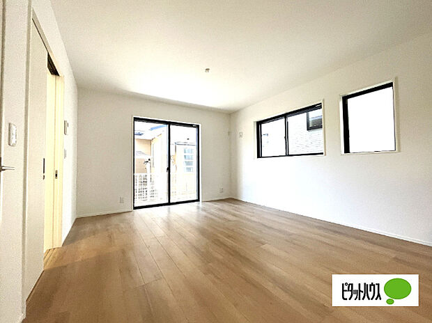 明るく開放的なリビングです