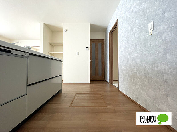 人気の食洗器付き対面キッチンです