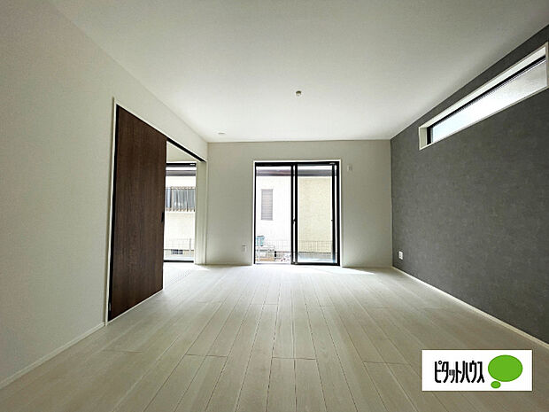 明るく開放的なリビングです