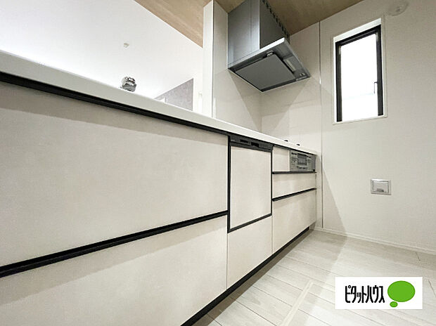 人気の食洗器付き対面キッチンです