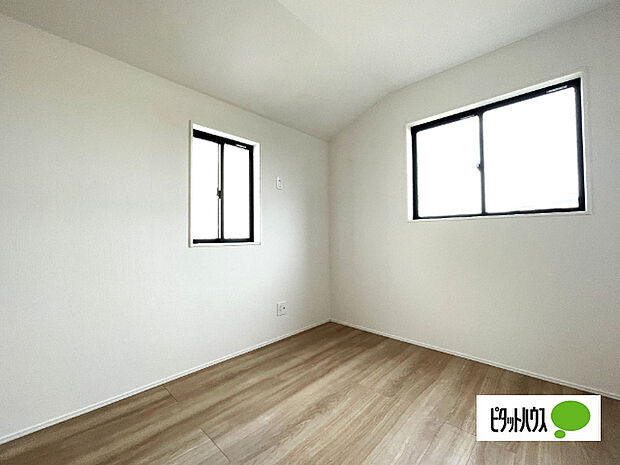 明るい洋室です