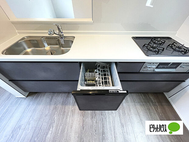人気の食洗器付き対面キッチンです