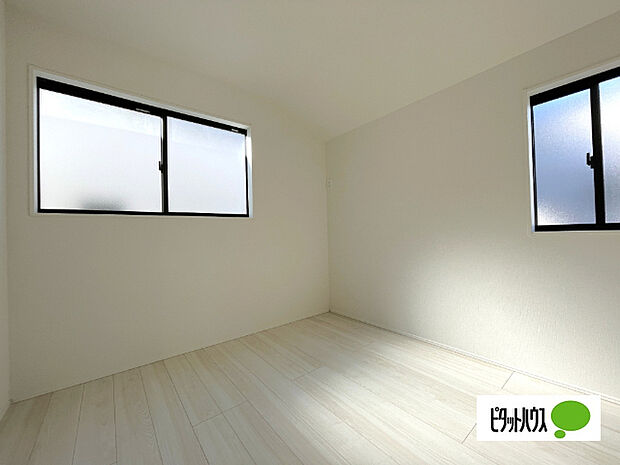 明るい洋室です