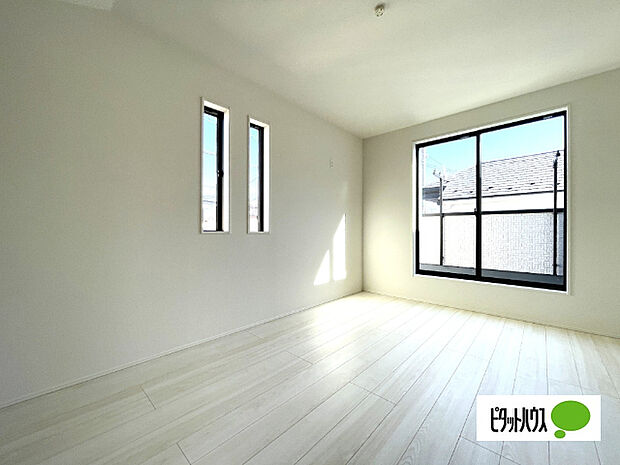 明るい洋室です