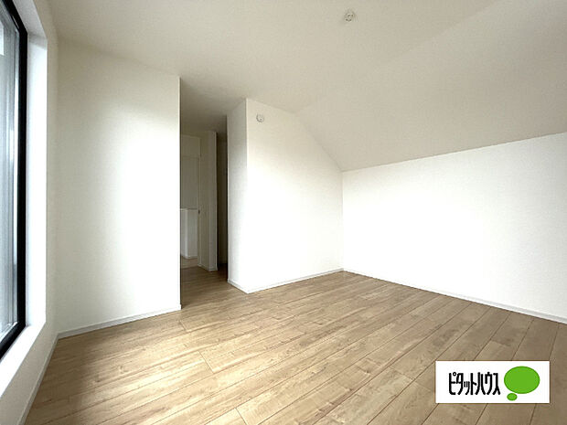 明るい洋室です