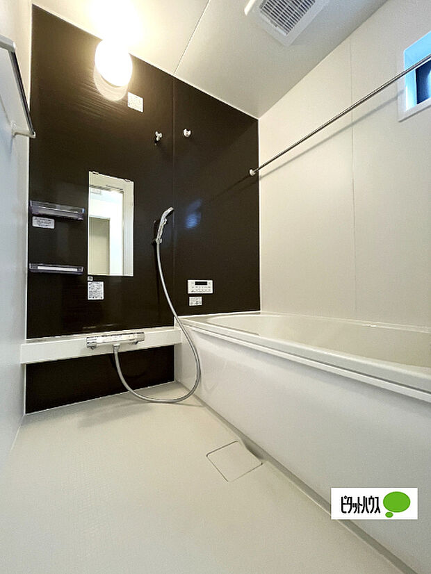 追い炊き・浴室乾燥機能付きです