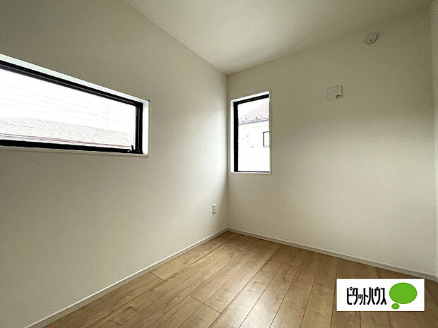 明るい洋室です