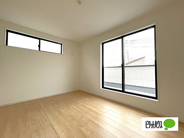 明るい洋室です