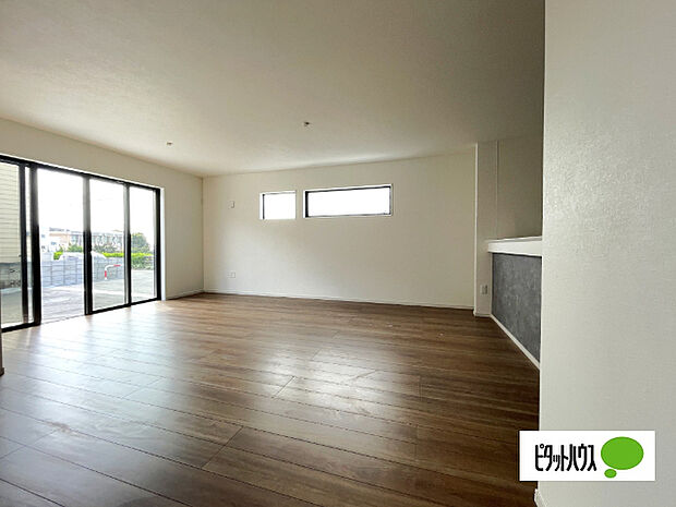 明るく開放的なリビングです