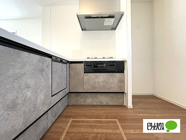 人気の食洗器付きシステムキッチンです