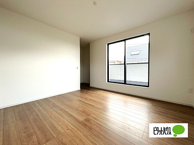 明るい洋室です