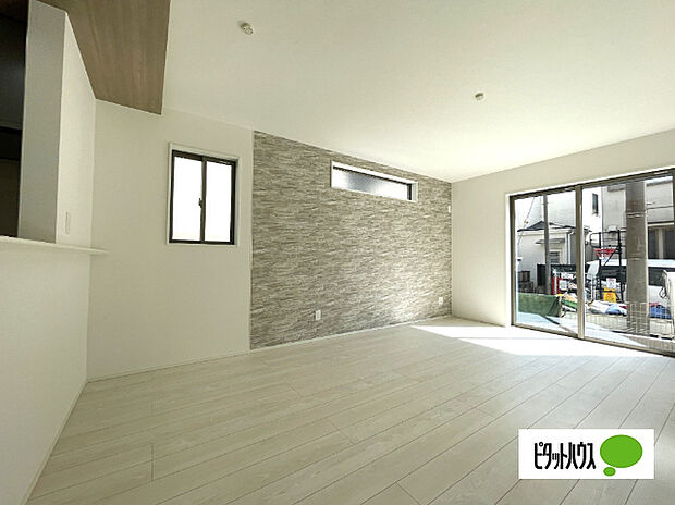 明るく開放的なリビングです