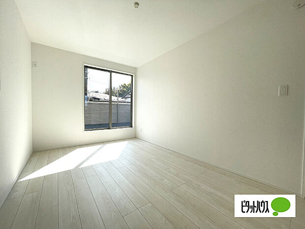 明るい洋室です