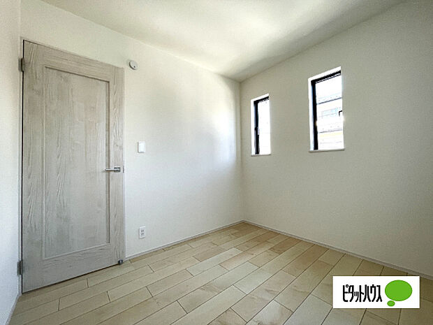 明るい洋室です