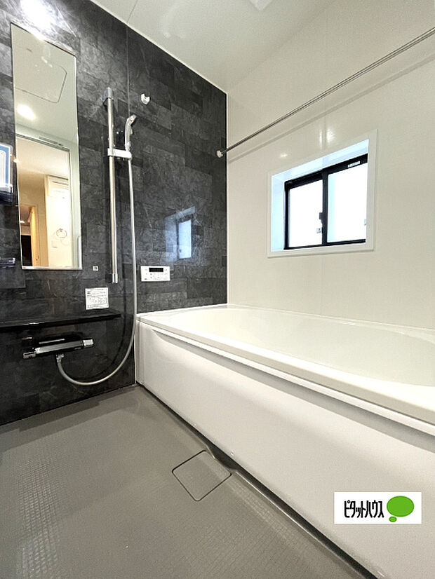 追い炊き・浴室乾燥機能付きです