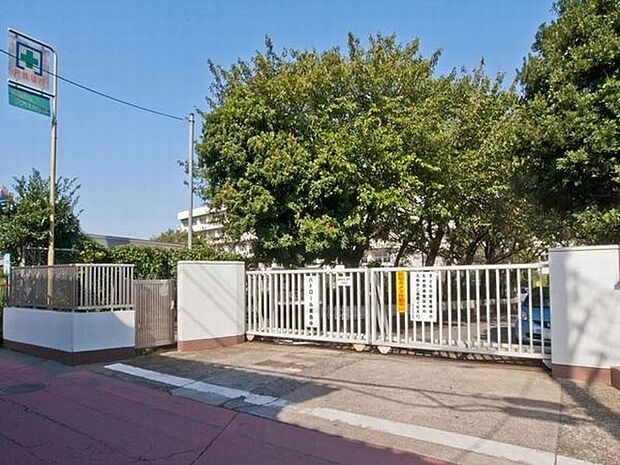 小学校「船橋市立大穴北小学校まで880m」