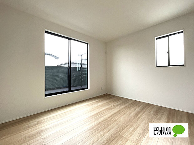 明るい洋室です