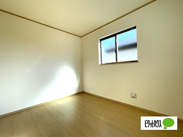 明るい洋室です