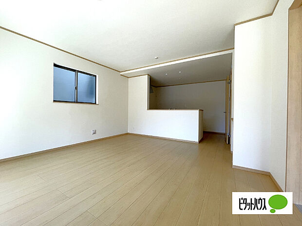 明るく開放的なリビングです