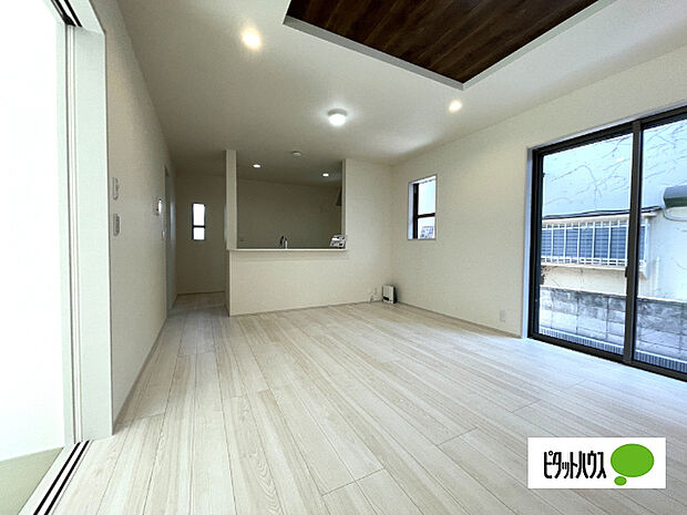 明るく開放的なリビングです